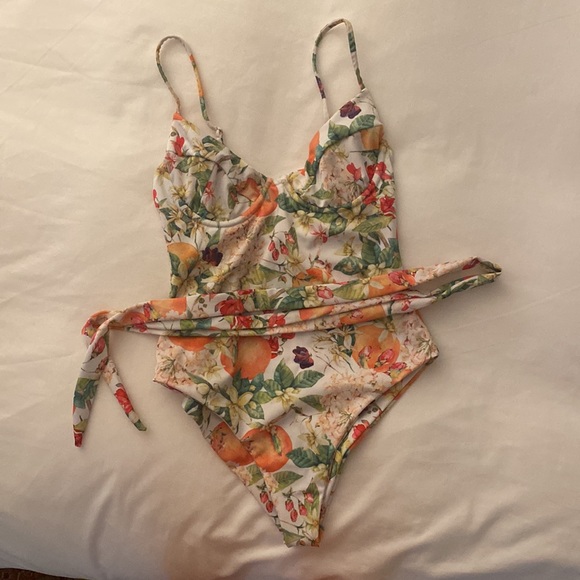 Underwire one piece - Picture 5 of 5